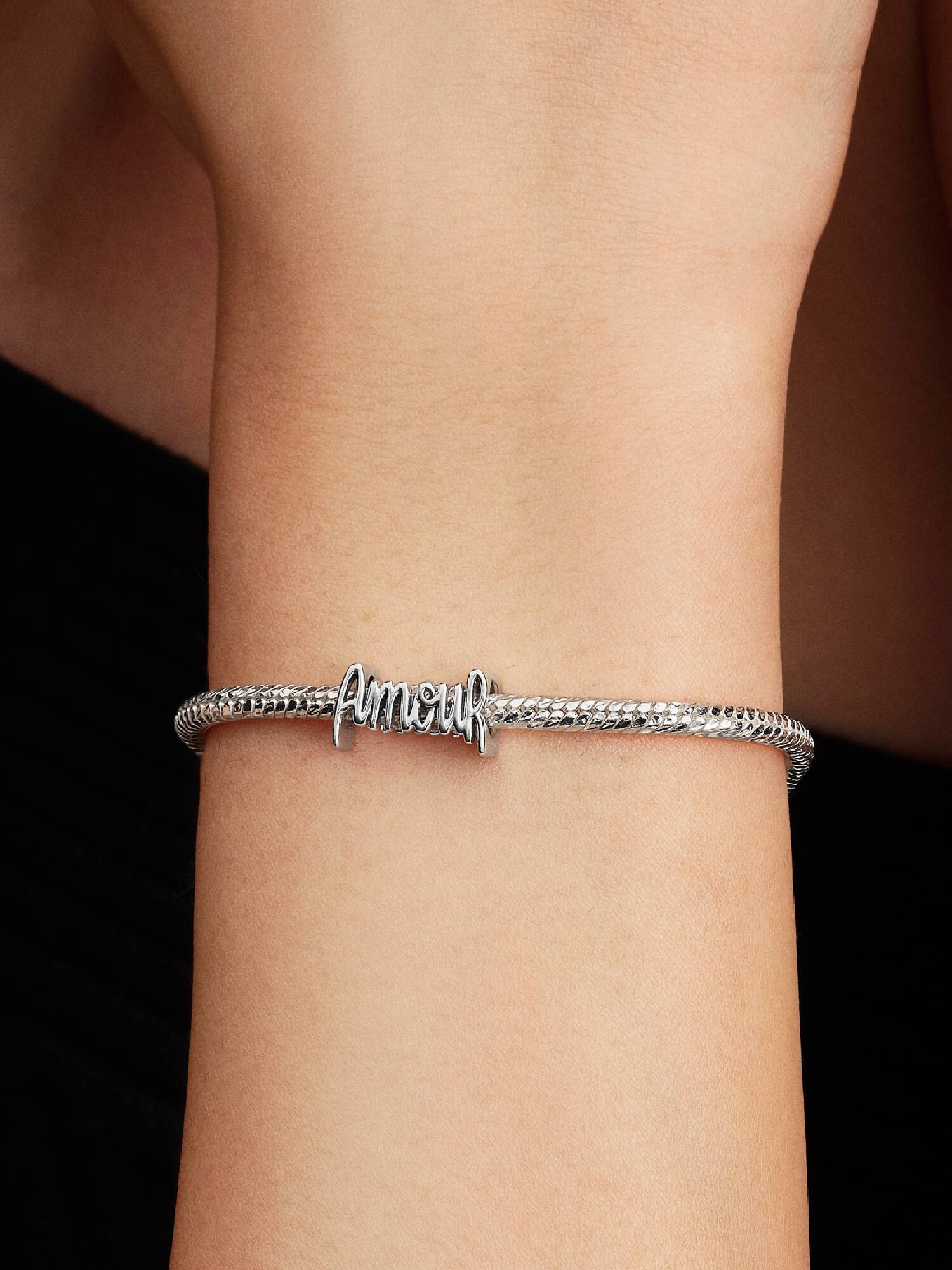 "Amour" Yazılı Charm