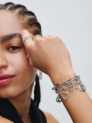 Pandora ME Yıldız Mini Sallantılı Charm