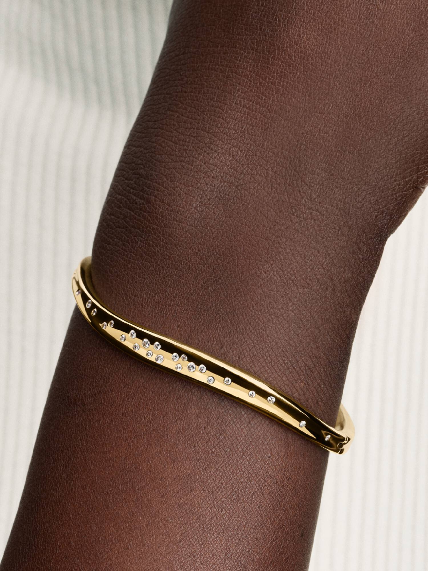 Doğal Şekilli Taş Detaylı Bangle Bileklik