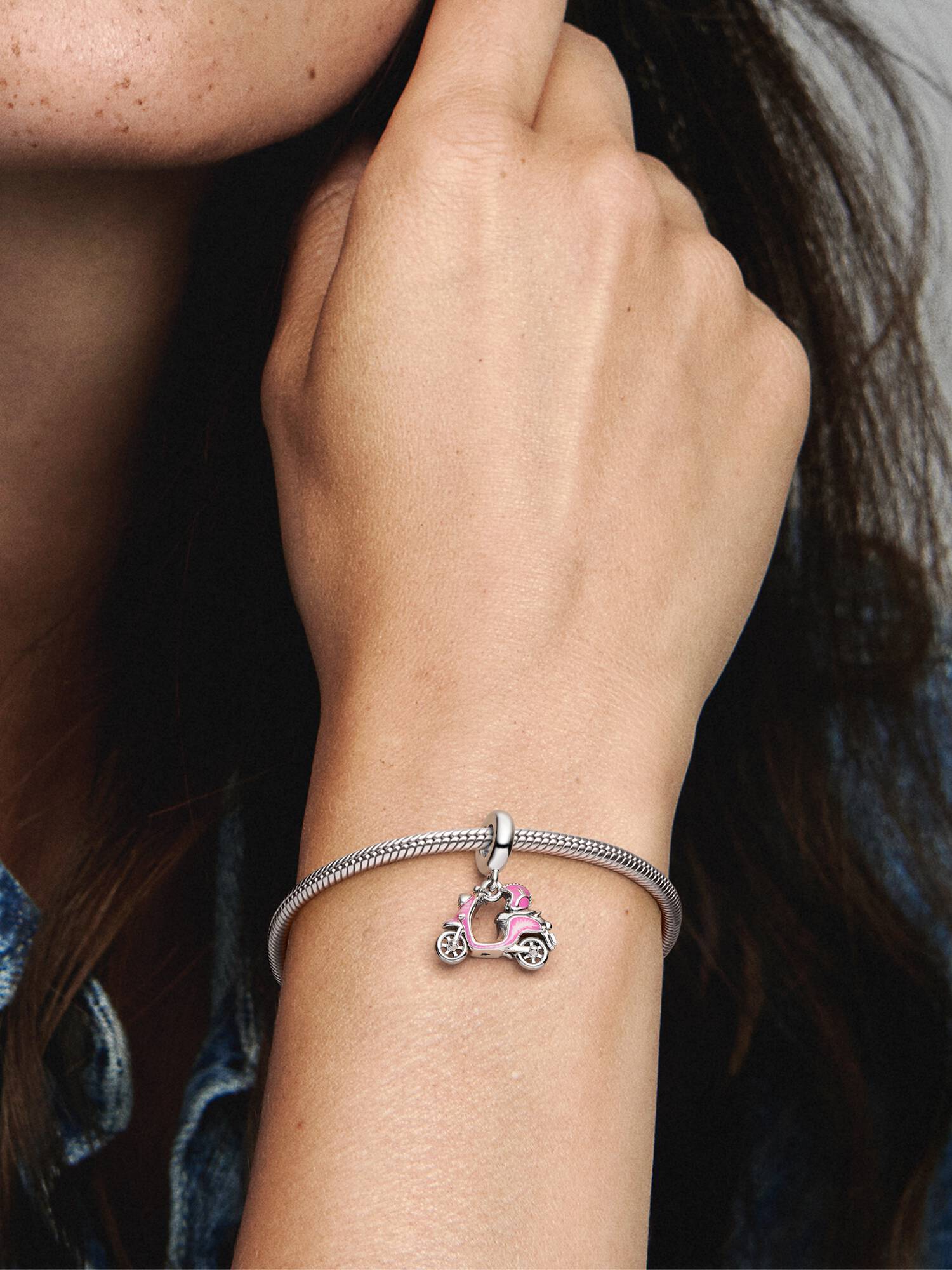 Pembe Scooter Sallantılı Charm