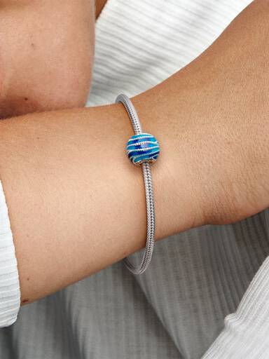 Mavi Girdap Charm