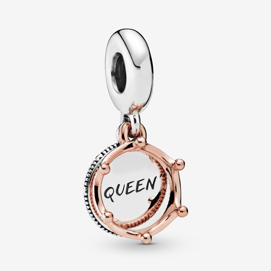 “Queen” ve Kraliyet Taçlı Sallantılı Charm image number 0