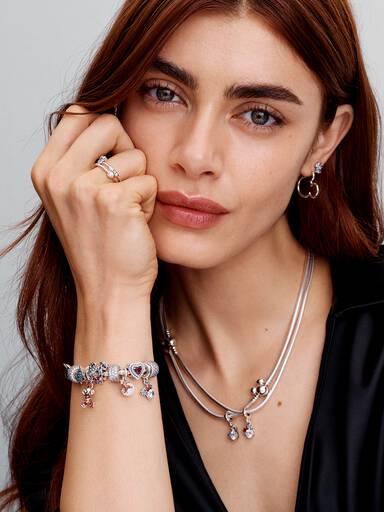Minnie Mouse Buz Pateni Sallantılı Charm