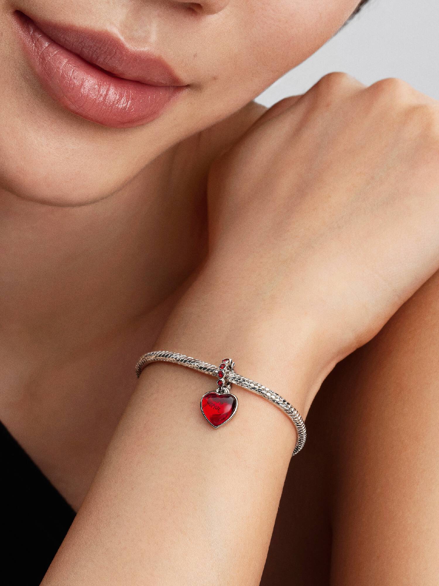 Kırmızı Murano Camı Kalp Çift Sallantılı Charm