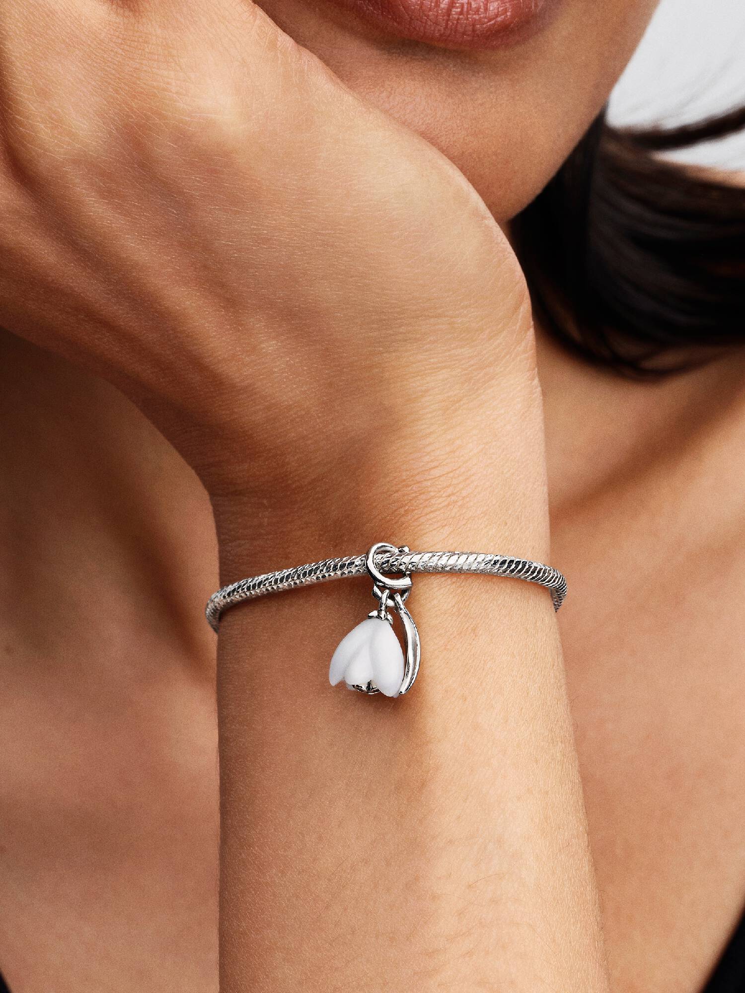 Kardelen Sallantılı Charm
