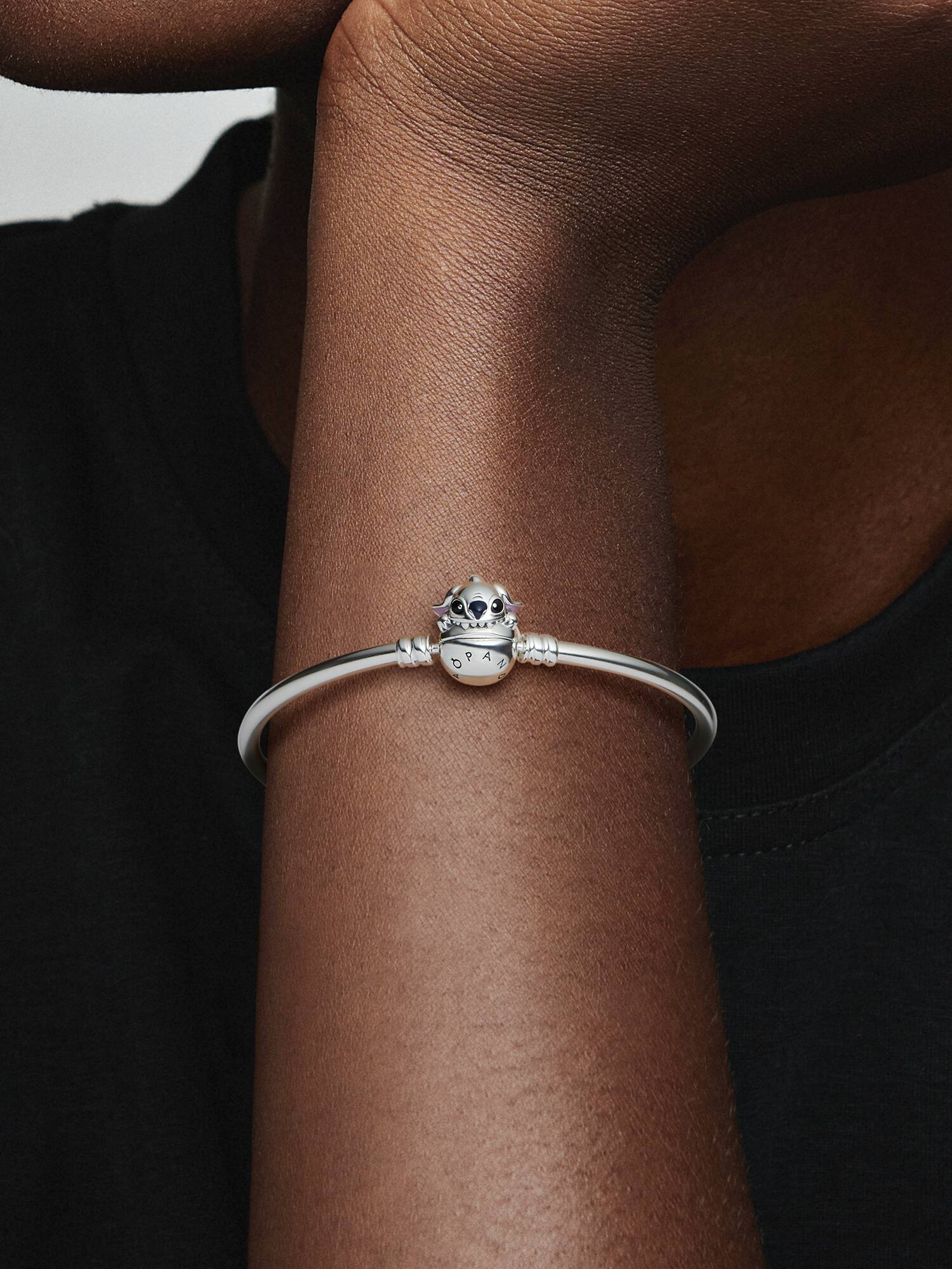 Pandora Moments Disney Stitch Klipsli Bangle Bileklik