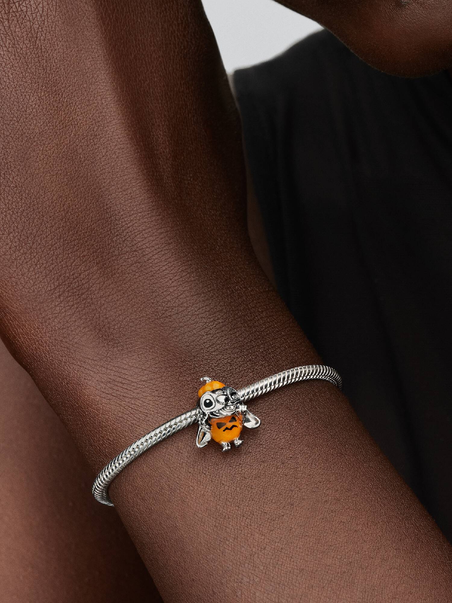 Disney Stitch Cadılar Bayramı Balkabağı Charm