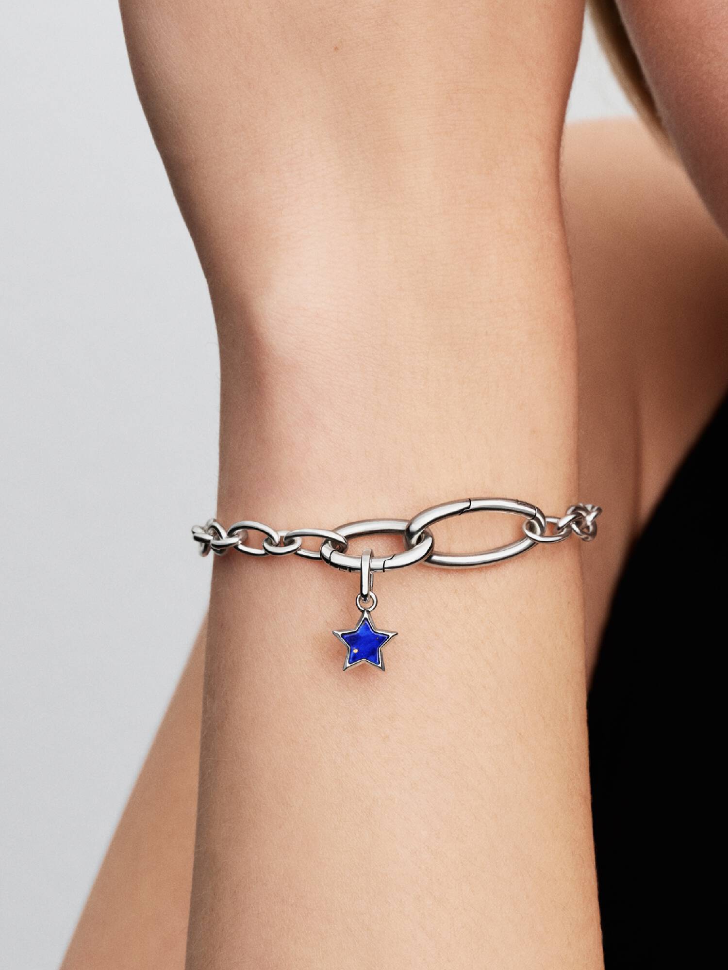Mavi Yıldız Mini Sallantılı Charm