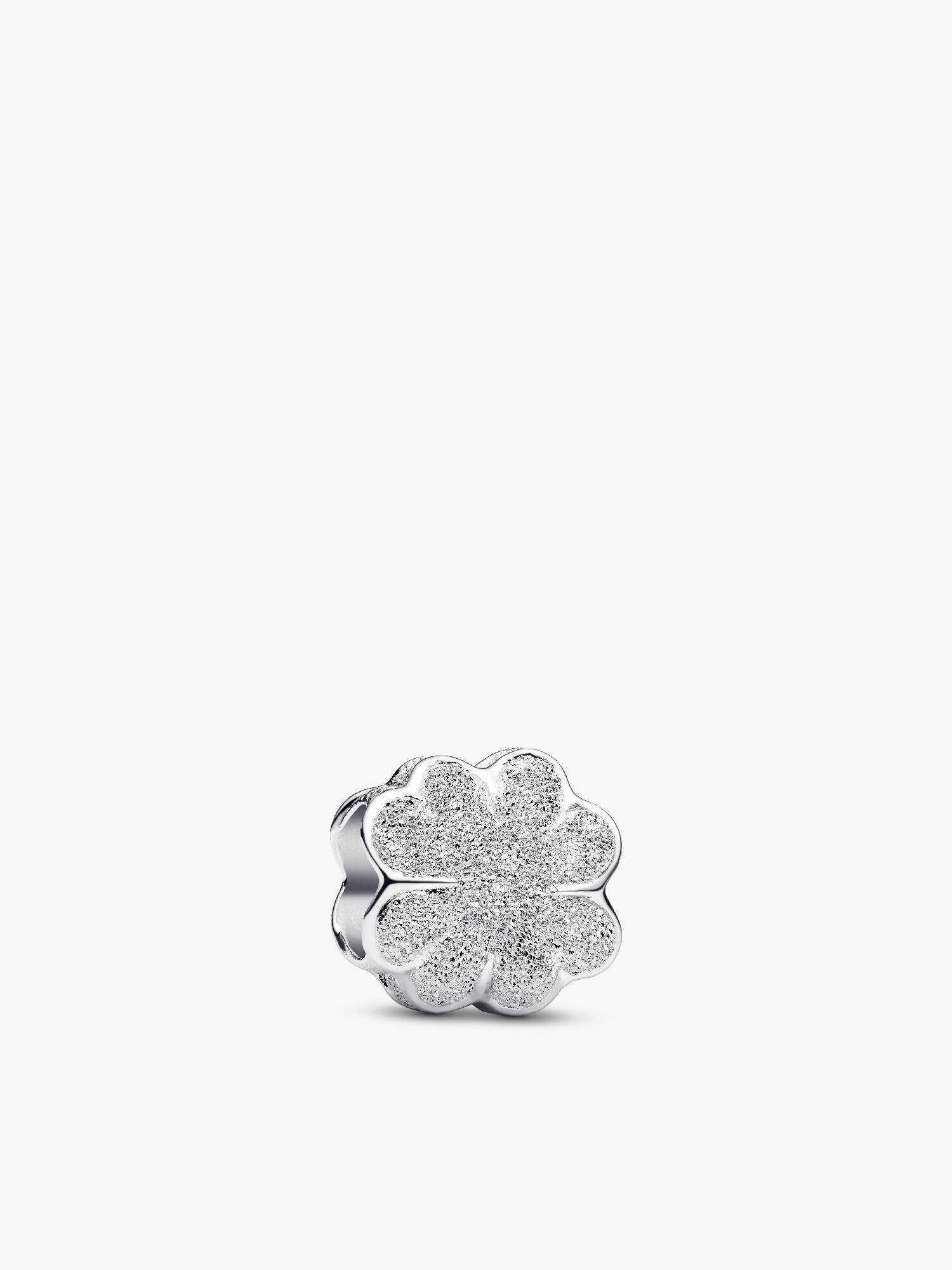Dokulu Yonca Mini Charm