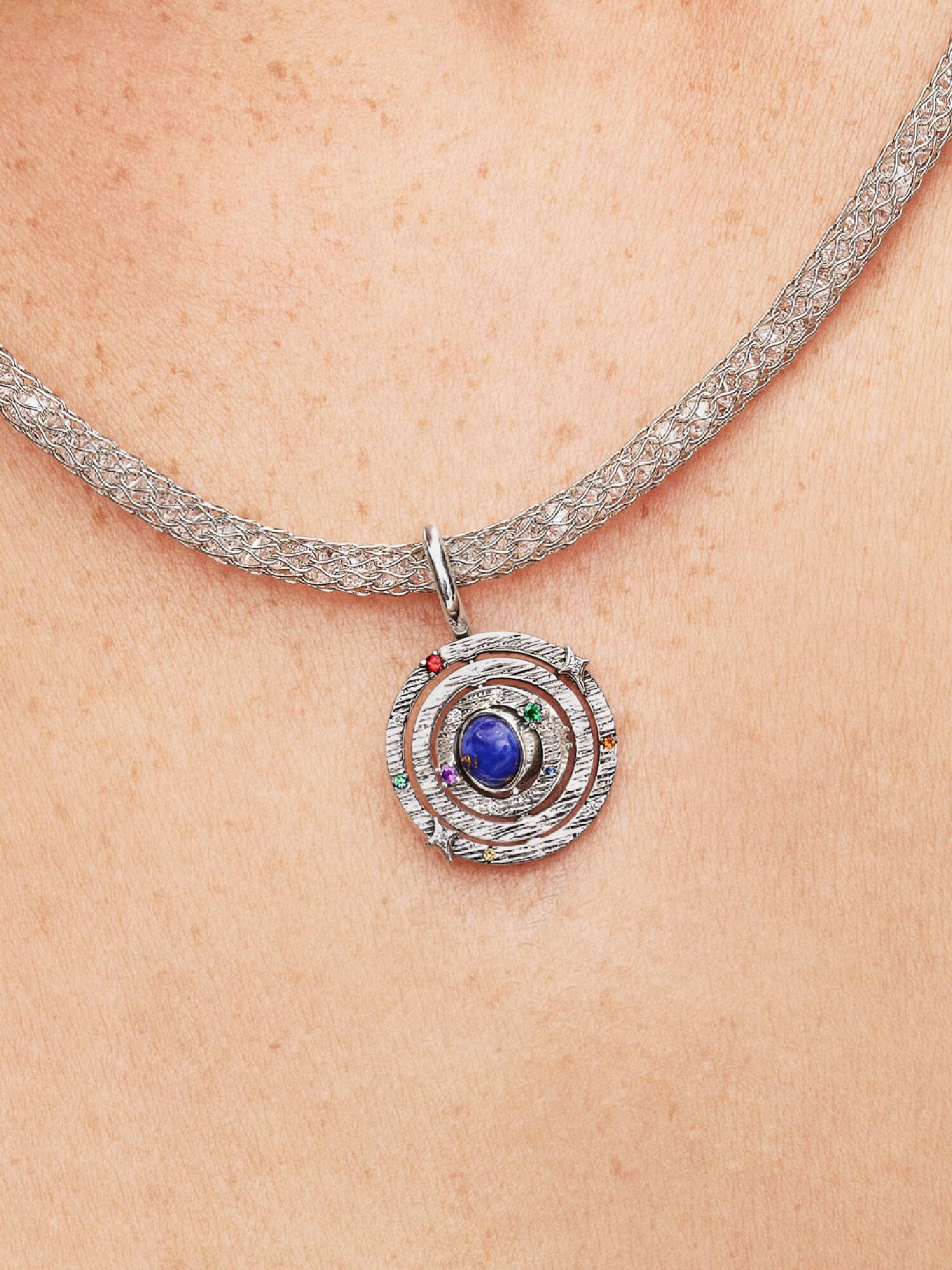 Dönen Halkalı Küre Sallantılı Charm 