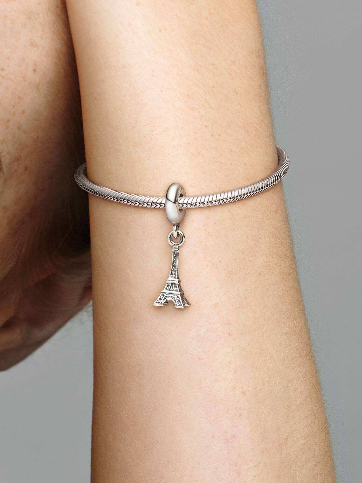Eyfel Kulesi Sallantılı Charm