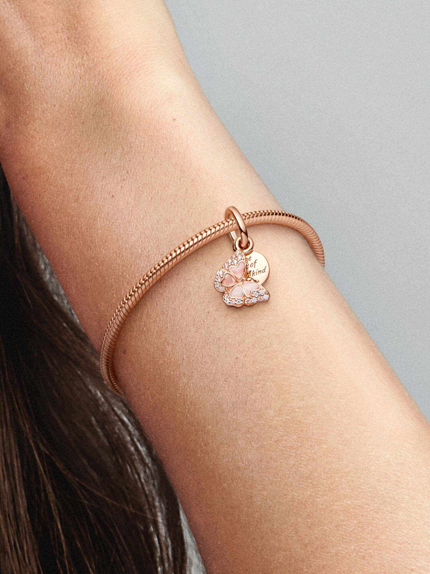 Pembe Kelebek Çift Sallantılı Charm