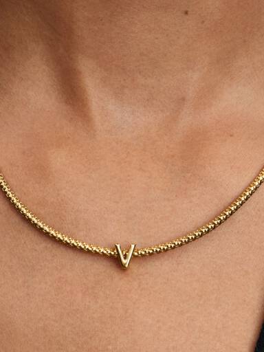 V Harfi Alfabe Charm