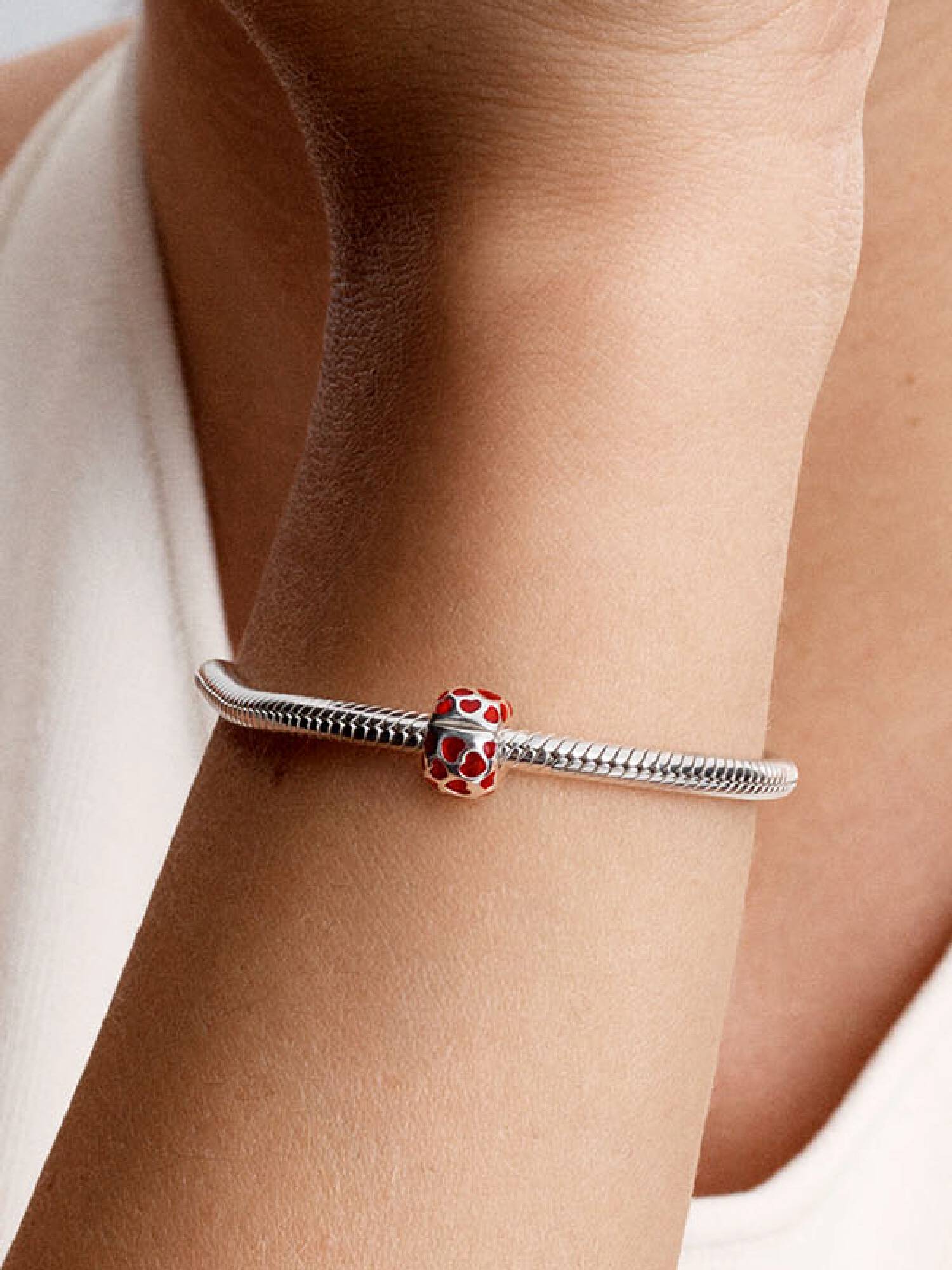 Kalpler Yuvarlak Klips Charm