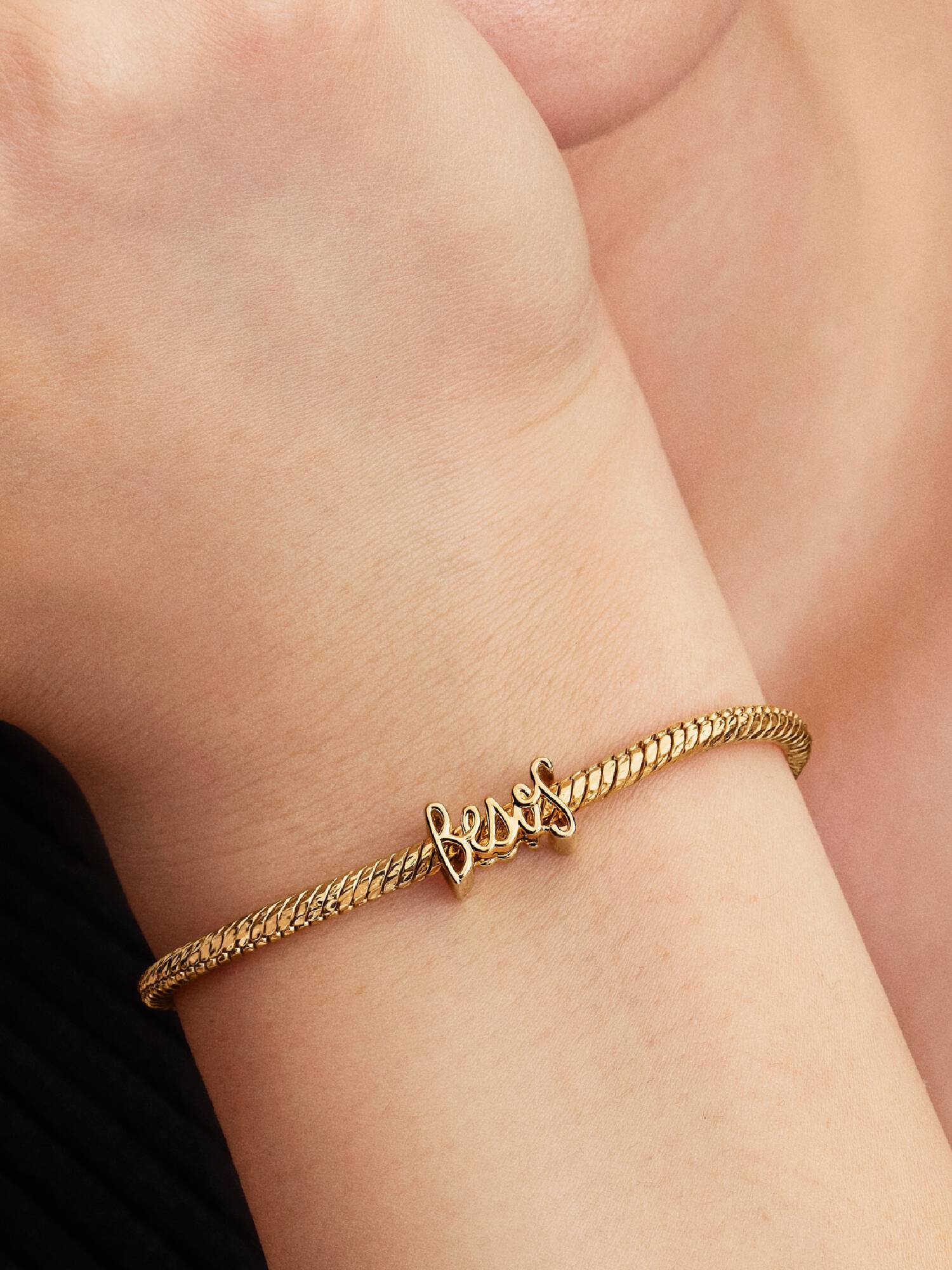 Besos Yazılı Charm