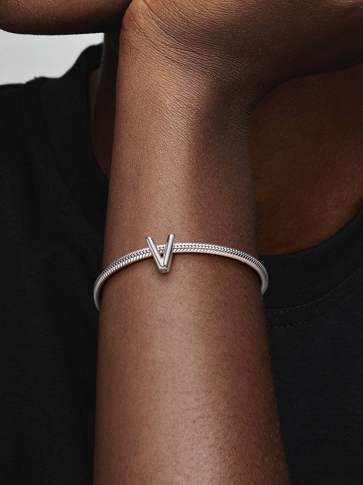 V Harfi Charm