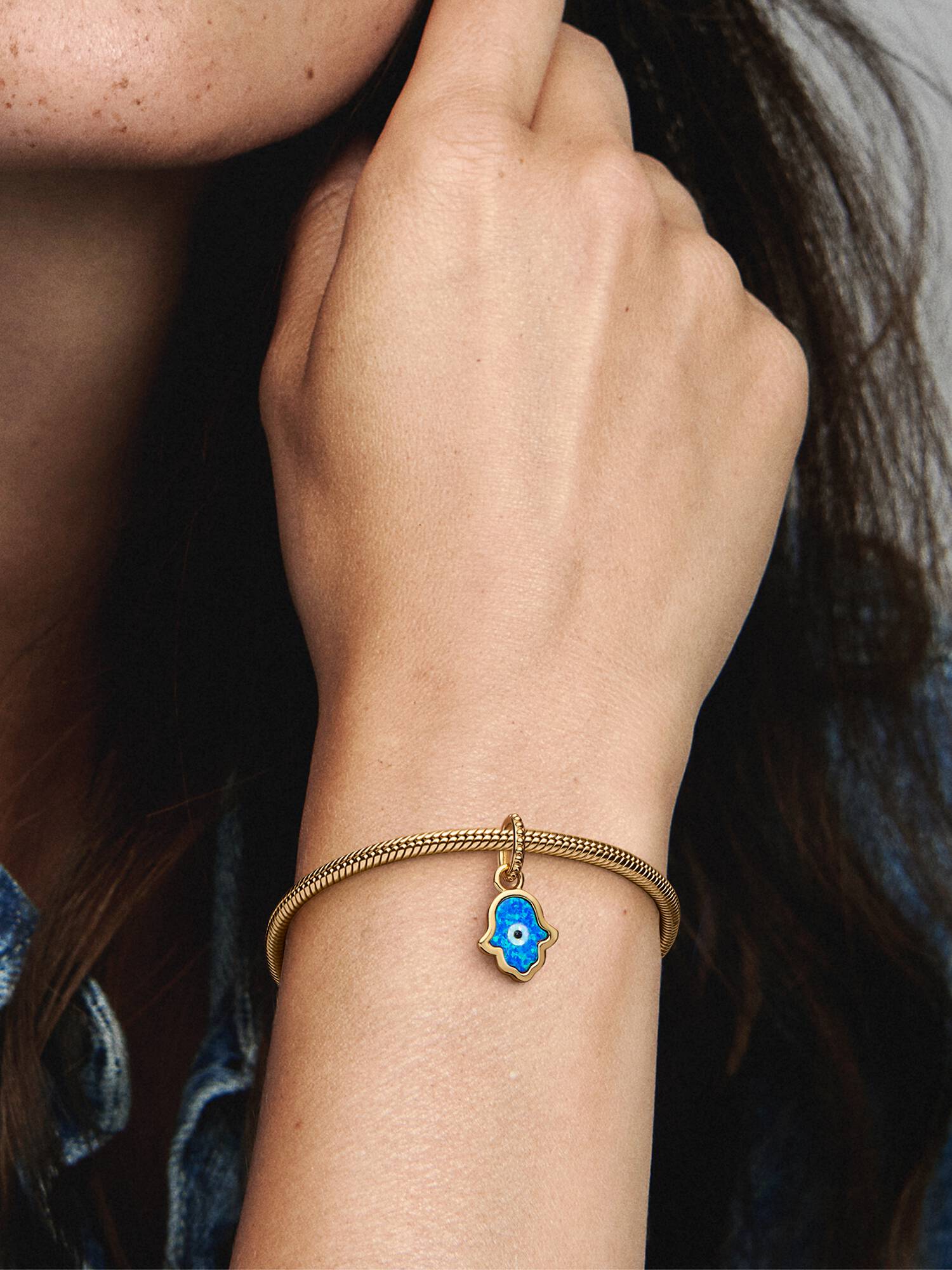 Işıltılı Mavi Hamsa'nın Eli Sallantılı Charm