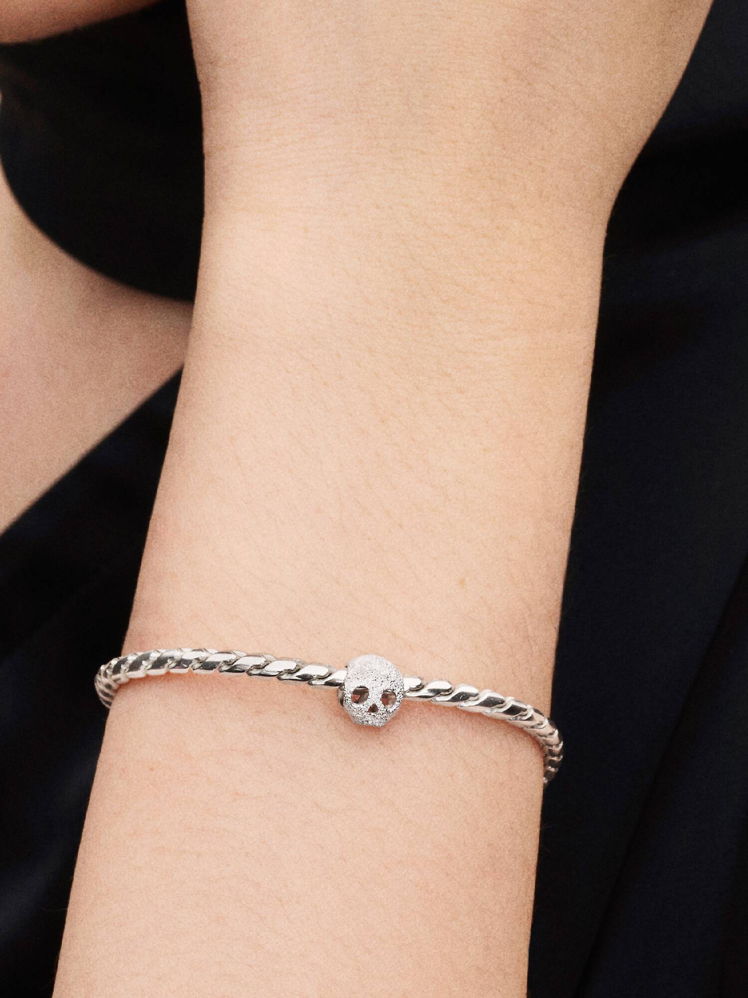 Dokulu Kafatası Mini Charm