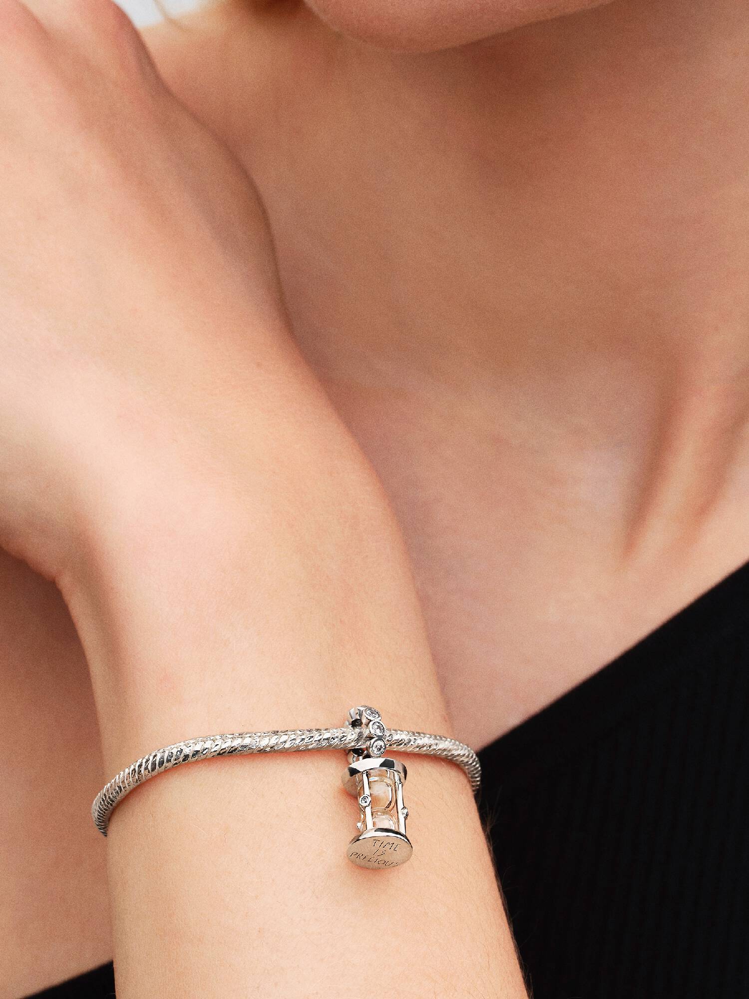 Kum Saati Sallantılı Charm